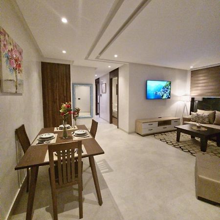 Modern Luxury Retreat: 2-Bedroom Apartment In The Heart Of Marrakech Marrakesh Esterno foto