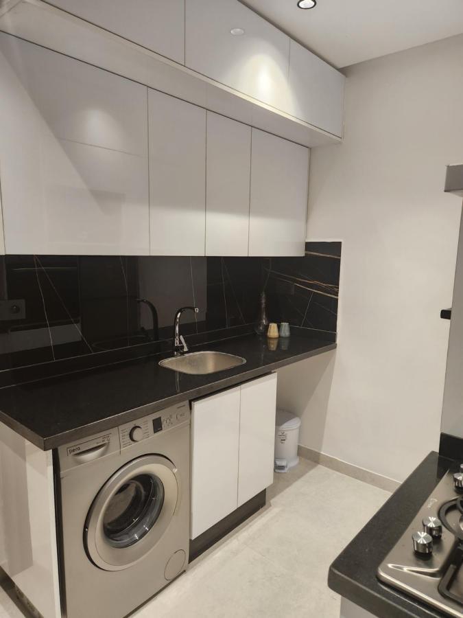 Modern Luxury Retreat: 2-Bedroom Apartment In The Heart Of Marrakech Marrakesh Esterno foto
