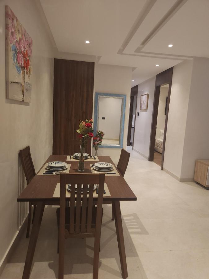 Modern Luxury Retreat: 2-Bedroom Apartment In The Heart Of Marrakech Marrakesh Esterno foto