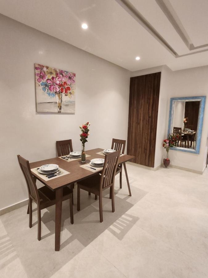 Modern Luxury Retreat: 2-Bedroom Apartment In The Heart Of Marrakech Marrakesh Esterno foto