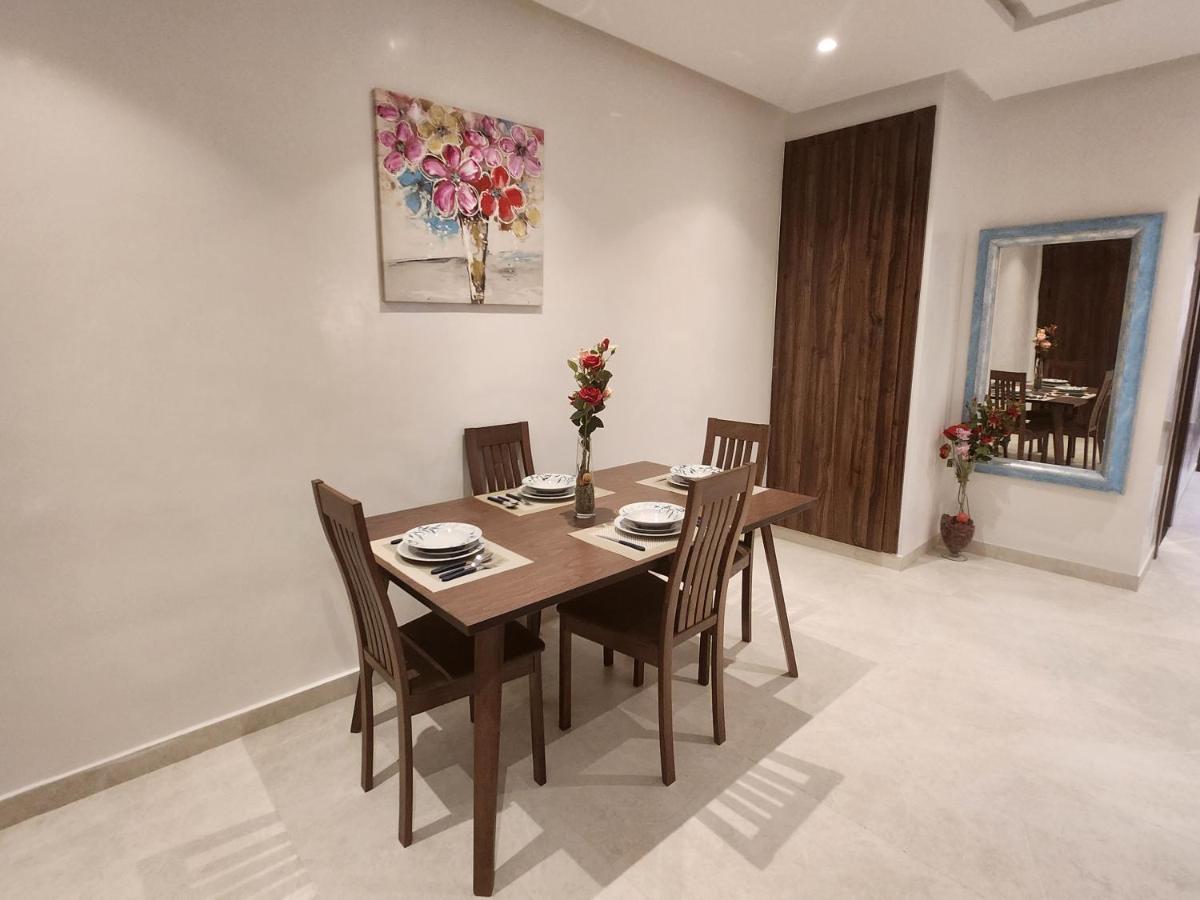 Modern Luxury Retreat: 2-Bedroom Apartment In The Heart Of Marrakech Marrakesh Esterno foto