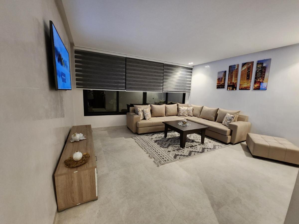 Modern Luxury Retreat: 2-Bedroom Apartment In The Heart Of Marrakech Marrakesh Esterno foto
